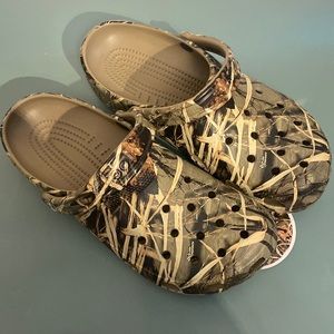 NWT Realtree Crocs